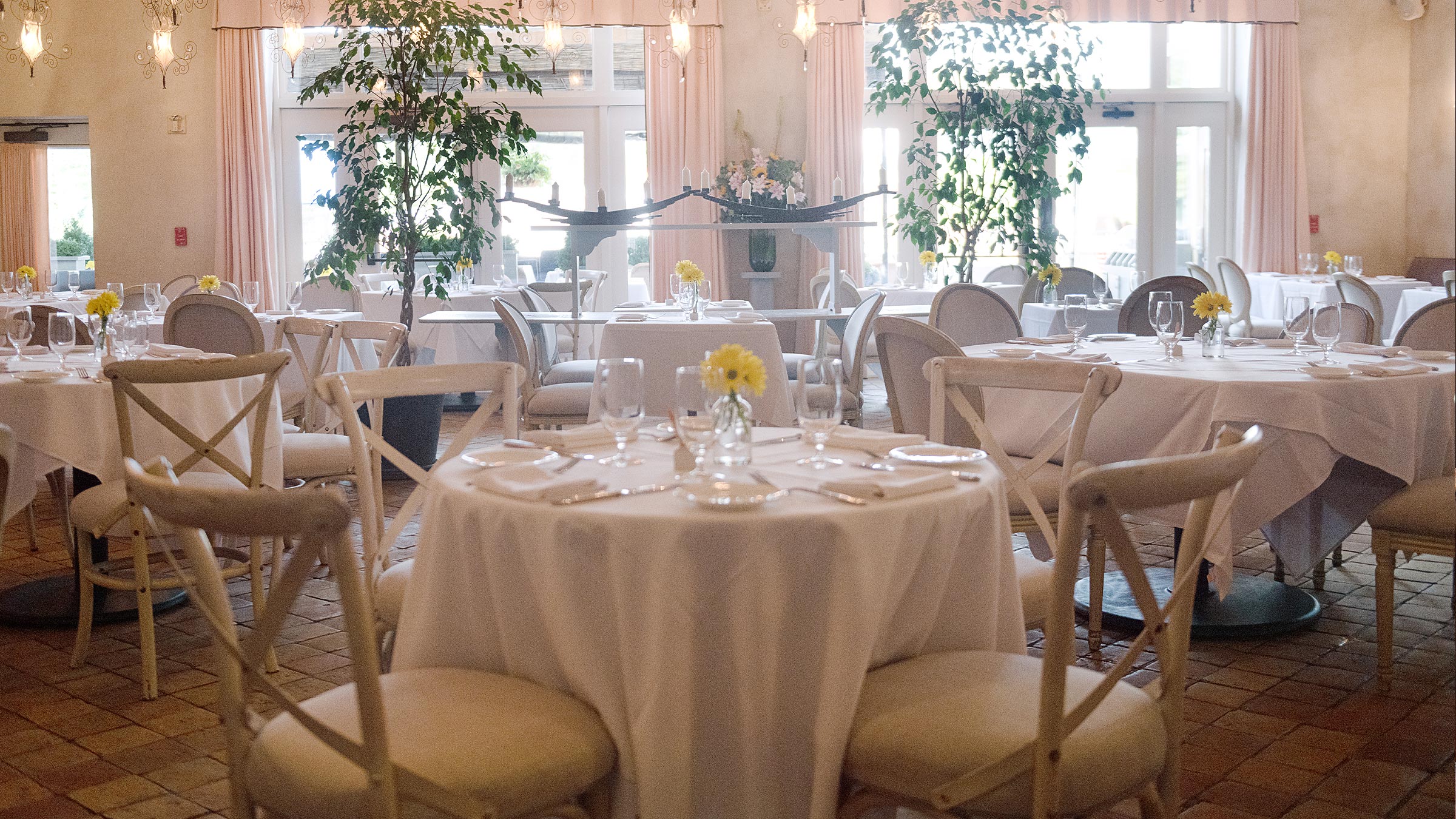 Interior of l'escale restaurant