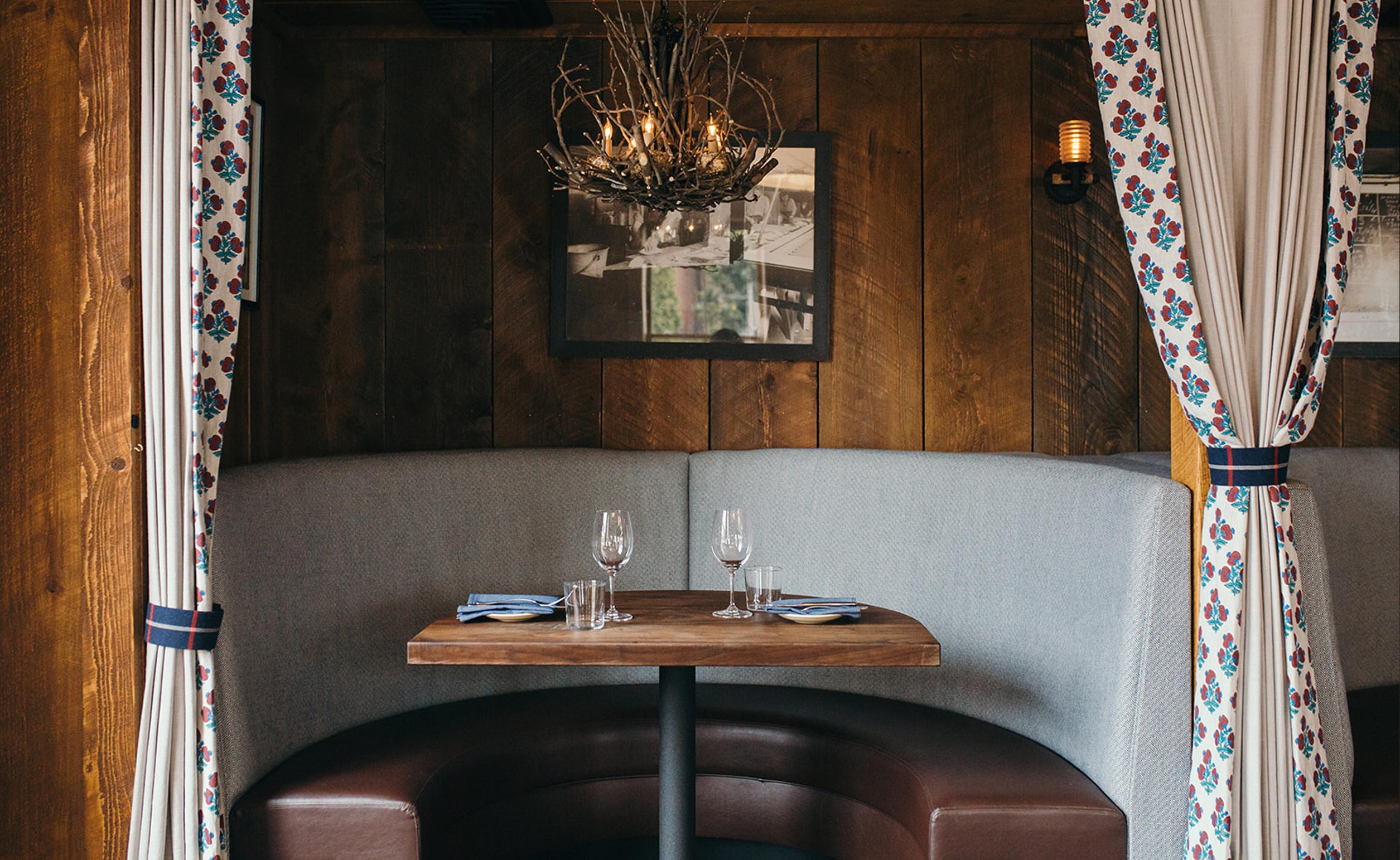 Interior, The Oyster Club